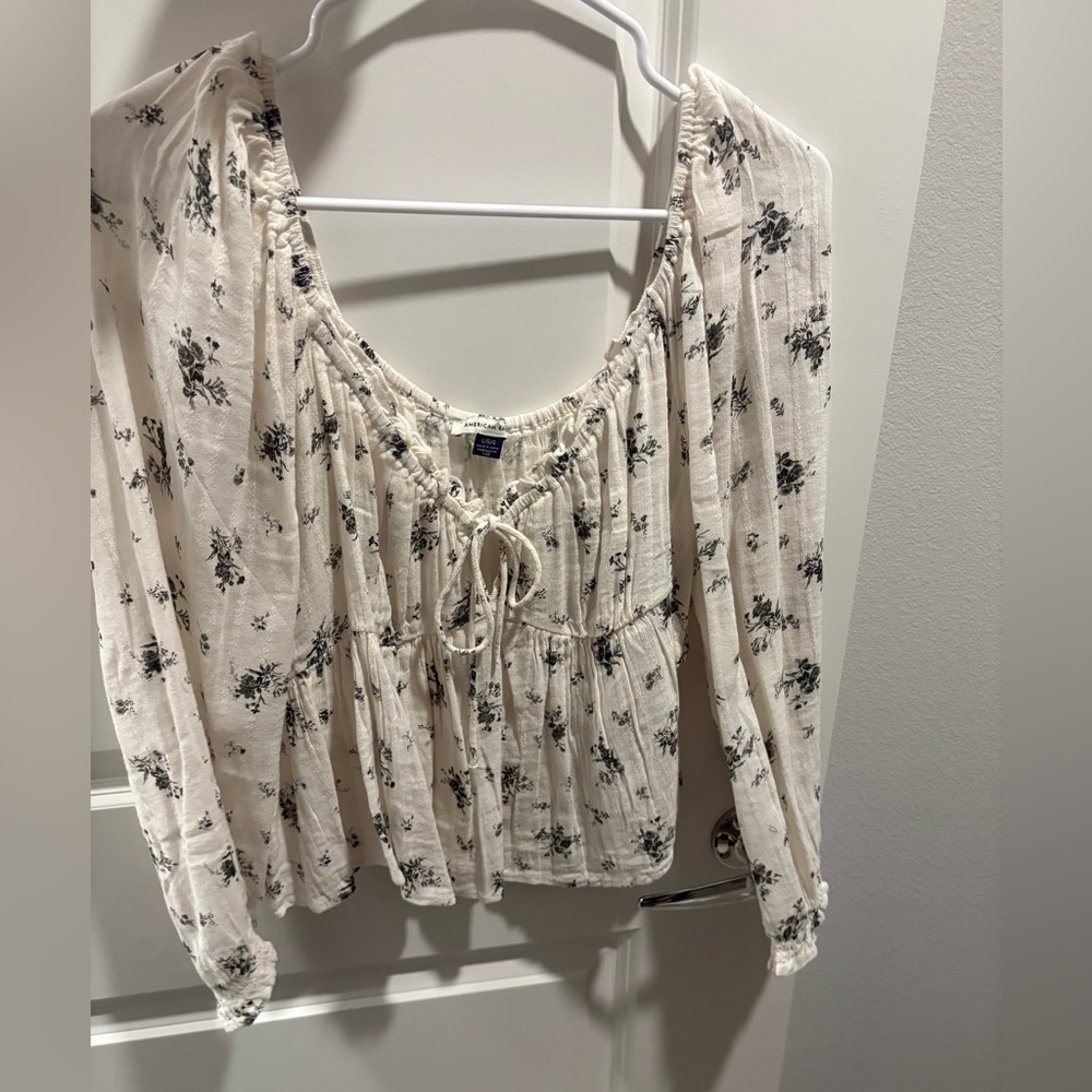 American Eagle Outfitters Cream and Black Floral Blouse